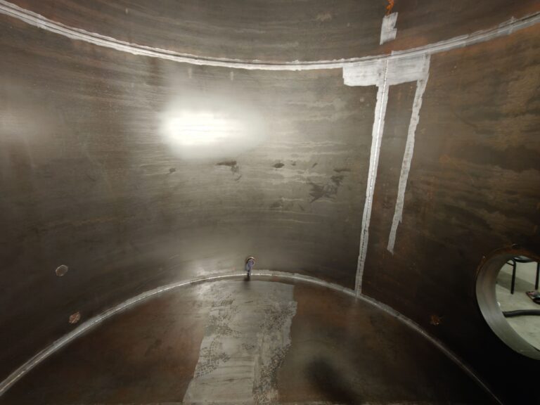 Oil tank cleaning Power Laser inside